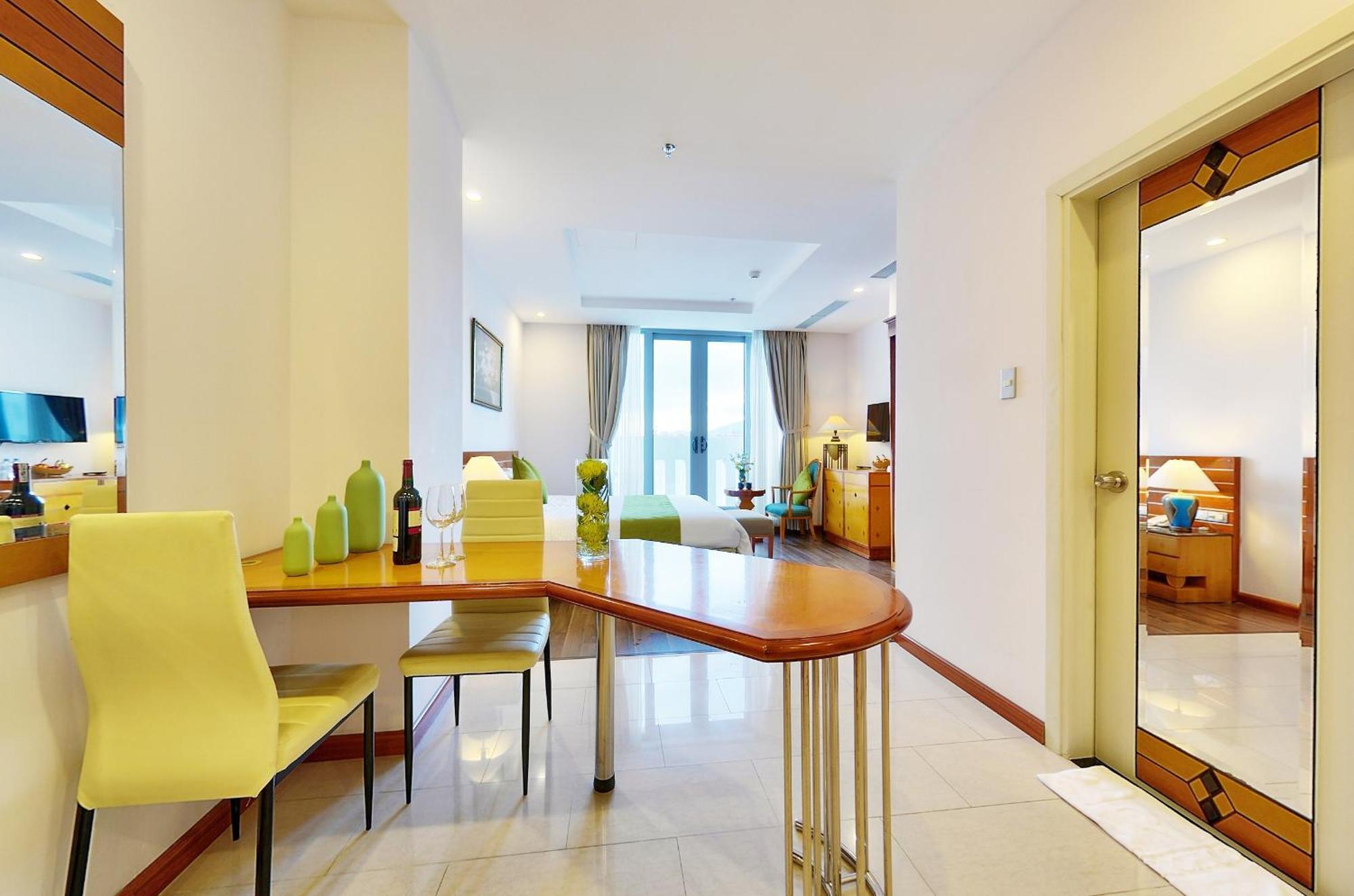 Richico Garden Beach Hotel ดานัง ภายนอก รูปภาพ